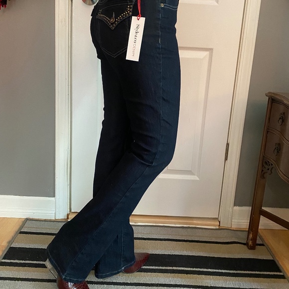 Style and Co Curvy 4 Blue Jeans mid rise - Picture 3 of 9